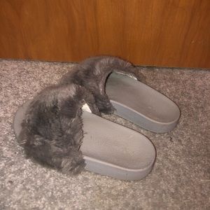 Womens faux fur slide sandals